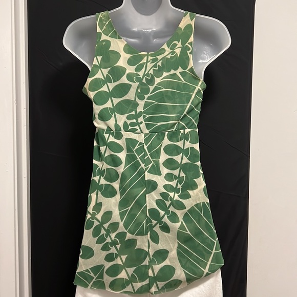 Dressy, green and ivory tank - Picture 2 of 2
